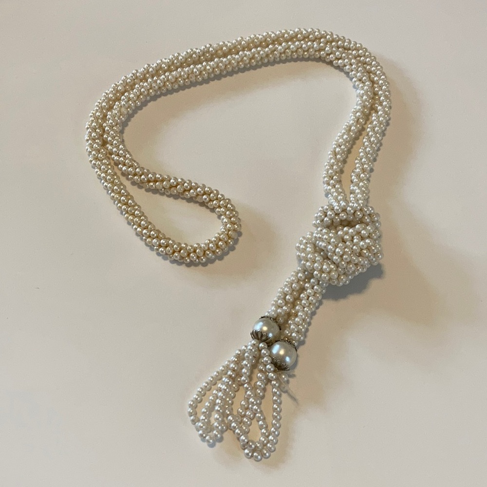 VINTAGE Faux Pearl Rope Necklace